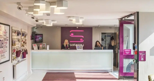 SafeStay Holland Park
