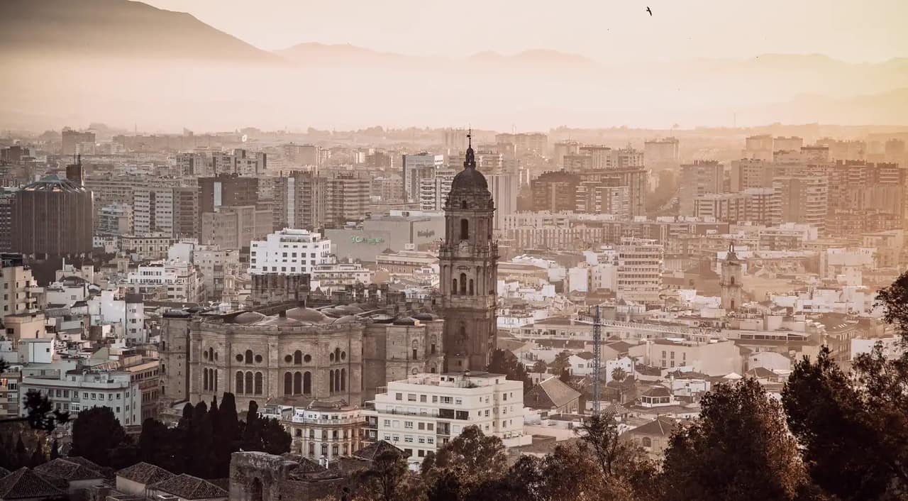 Málaga: Ruta de artistas – Arte urbano y museos para estudiantes