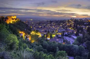 Granada misteriosa – Ruta educativa para estudiantes