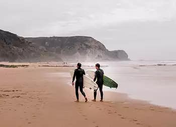 Algarve en acción: deportes acuáticos y aventura