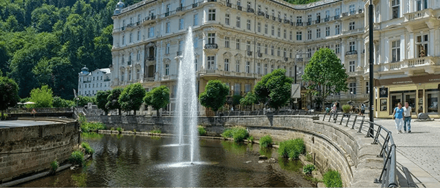 Praga Karlovy Vary – Excursión de grupo con visita cultural