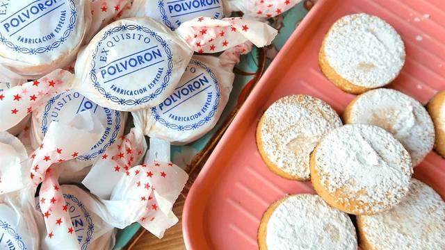 Cajas de polvorones para financiar el viaje de fin de curso