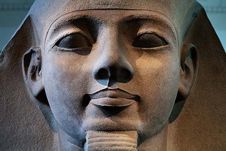 Estatua Ramses II en Viajes a Londres para Estudiantes